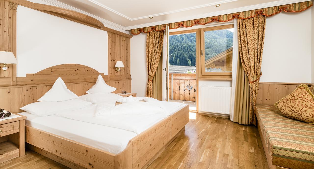 Hotel Dorfer Alpine&Charming Сельва-ди-Валь-Гардена Экстерьер фото